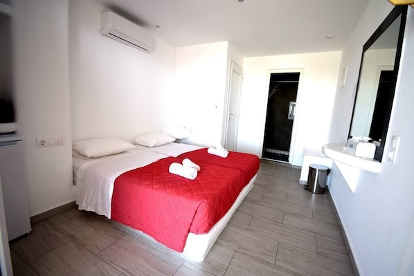 1 bedroom, WiFi, bed sheets