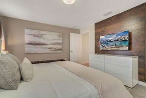 4 Schlafzimmer, Schreibtisch, Bügeleisen/Bügelbrett, Reisekinderbett