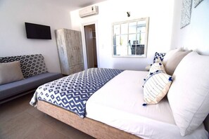 1 bedroom, WiFi, bed sheets - Studio apartment for 3 people, with private (Mykonos)