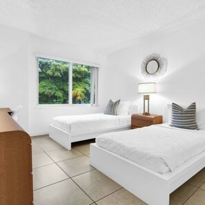 2 bedrooms, iron/ironing board, travel cot, free WiFi