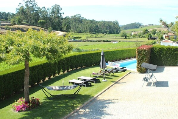 Outdoor dining - Villa 315 Fully Renovated Typical Stone House (Barcelos)