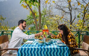 Free daily buffet breakfast - Neemrana’s Glasshouse on the Ganges (Narendranagar)