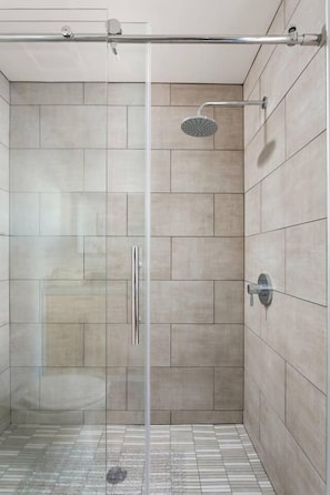 Free toiletries, hair dryer, towels, soap - Upscale 3BR Penthouse by CozySuites (Indianapolis)
