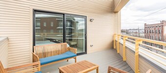 Upscale 3BR Penthouse by CozySuites