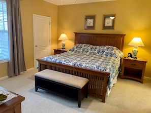 3 bedrooms, iron/ironing board, WiFi, bed sheets - Bay Creek Getaway + Pool + Game Rm + Bikes + Beach (Cape Charles)