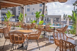 Terrace/patio - Toxotis Hotel  (Paralimni)