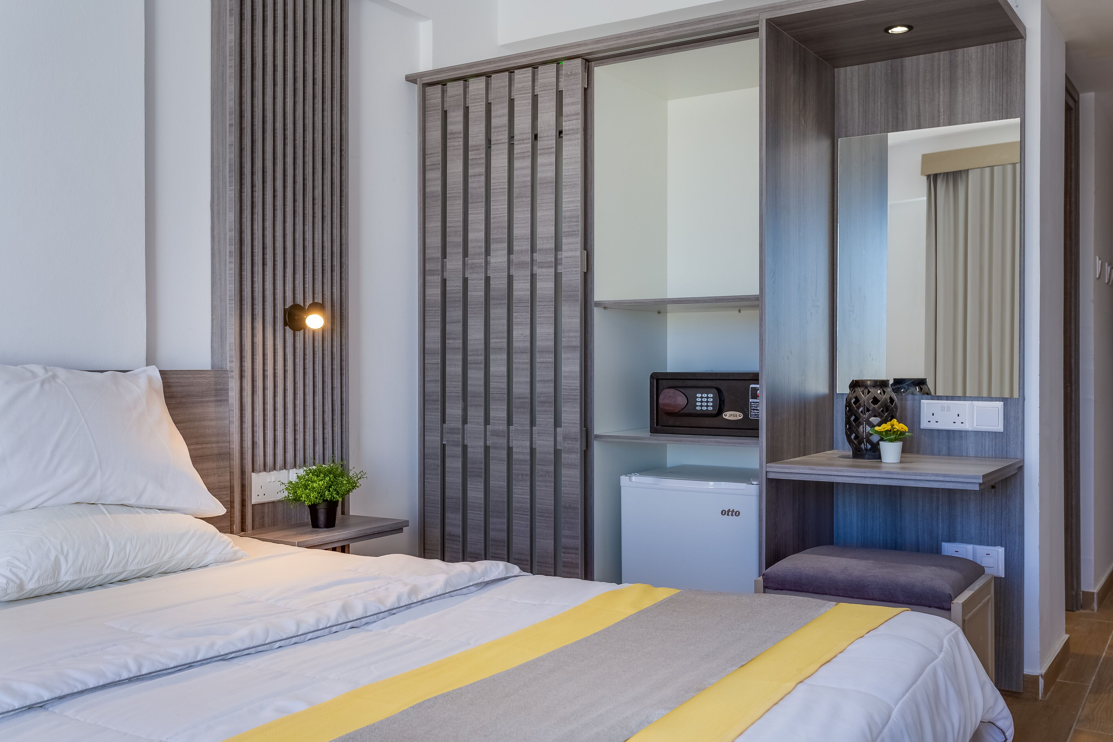 classic room | 1 bedroom, in-room safe, desk, free wifi