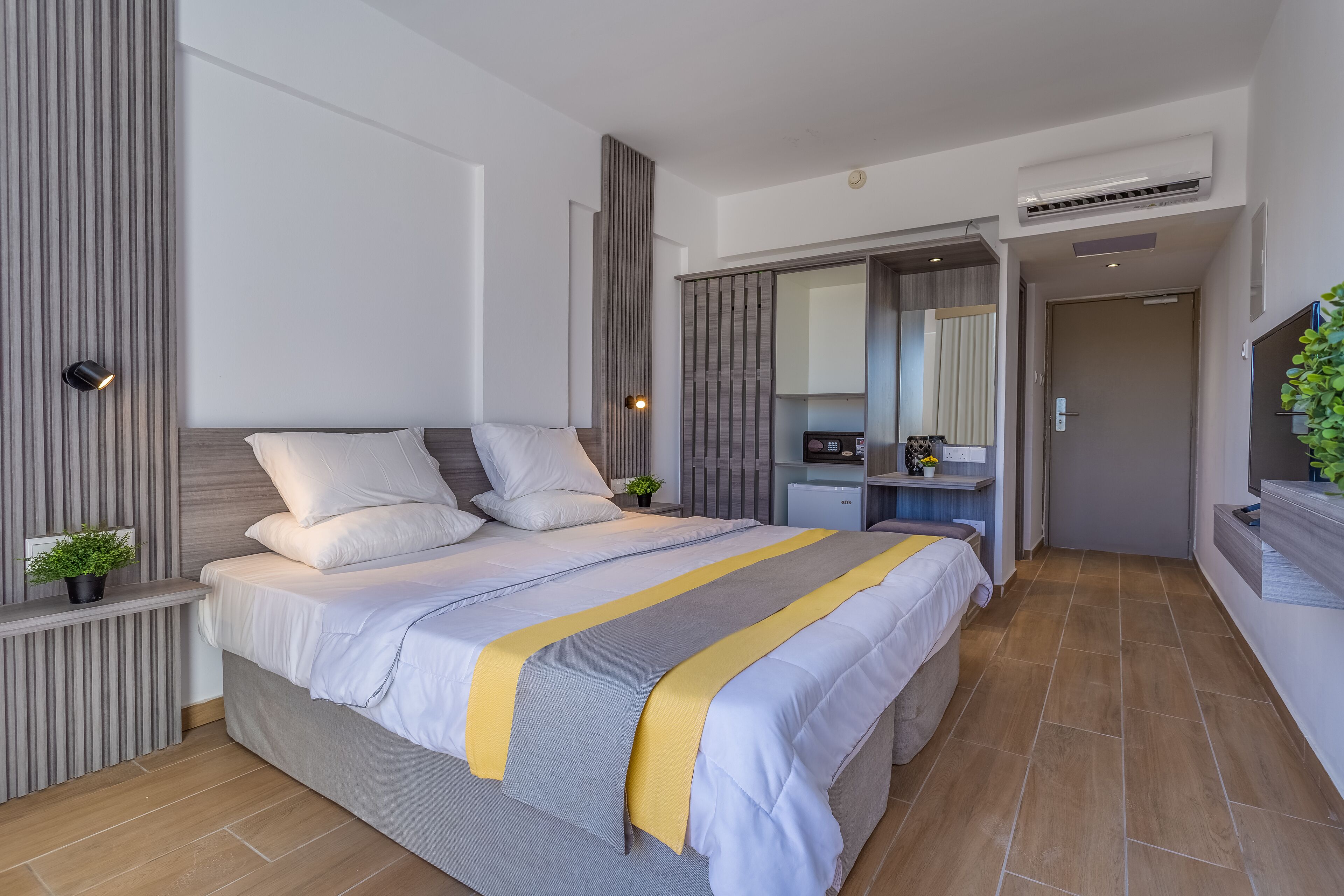 classic room | 1 bedroom, in-room safe, desk, free wifi