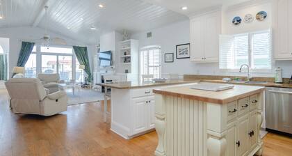 Beautifully Furnished Pet-Friendly w Ocean Views