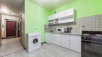 Apartment | Eigene Küche | Großer Kühlschrank, Mikrowelle, Ofen, Herdplatte