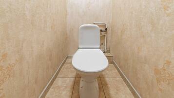 Apartment | Badezimmer | Badewanne, Haartrockner, Seife, Toilettenpapier