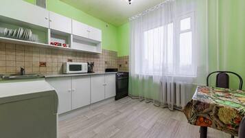 Apartment | Eigene Küche | Großer Kühlschrank, Mikrowelle, Ofen, Herdplatte