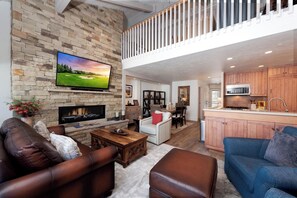 Smart-tv och eldstad