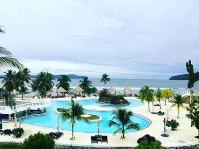 Paradise Hotel Golf and Resort