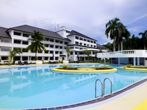 Paradise Hotel Golf and Resort