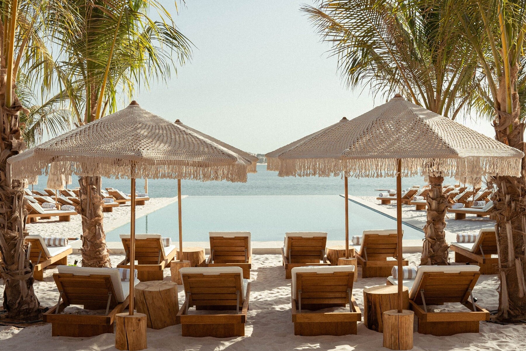 Playa privada en los alrededores y playa de arena blanca 