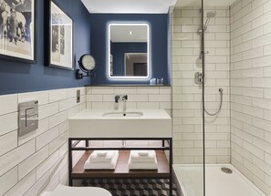 Standardzimmer, 1 Doppelbett | Badezimmer | Kostenlose Toilettenartikel, Haartrockner, Handtücher