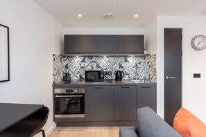 Lägenhet Classic - 1 sovrum | Vardagsrum | 32-tums smart-tv med digitalkanaler