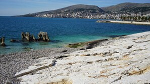 Beach - Limani Deluxe Apartments (Sarandë)