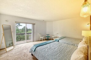 3 bedrooms, desk, iron/ironing board, travel crib