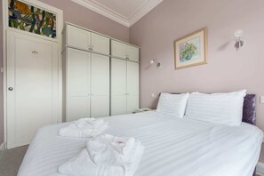 2 slaapkamers, een strijkplank/strijkijzer, wifi, beddengoed