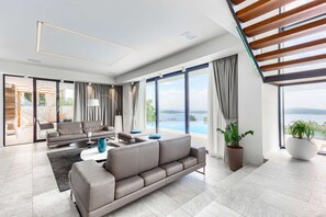 Flat-screen TV, fireplace