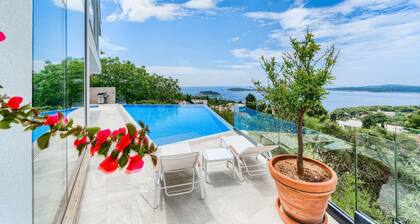 Villa de luxe Royal - villa moderne nouvellement construite avec vue sur la ville de Hvar, la mer et les Ăźles