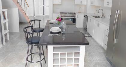 The Best of Home - Tranquil, Comfort & Convenient