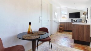 Dining - SUITE SAINTE VICTOIRE (Aix-en-Provence)