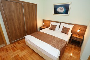 Zimmersafe, Bügeleisen/Bügelbrett, WLAN, Bettwäsche