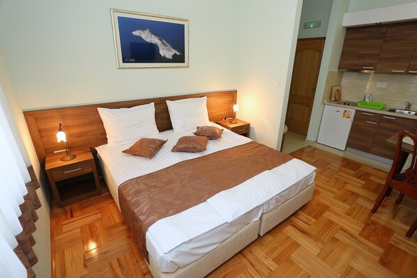 Zimmersafe, Bügeleisen/Bügelbrett, WLAN, Bettwäsche