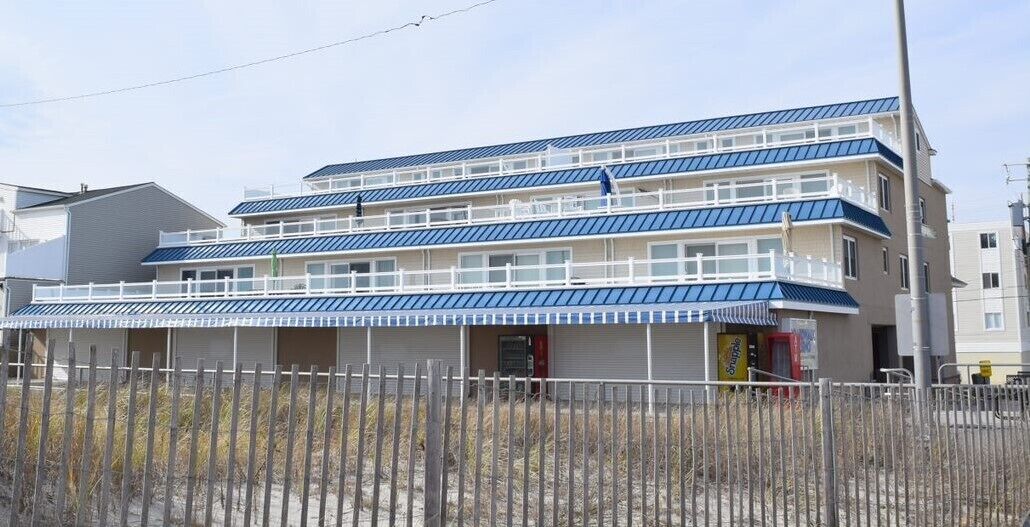 The unit is perfect for a relaxing vacation!<br>Bookings are not confirmed until fully executed lease is received with Owner approval. <br>CHECK IN TIMES VARY/CHECK YOUR LEASE