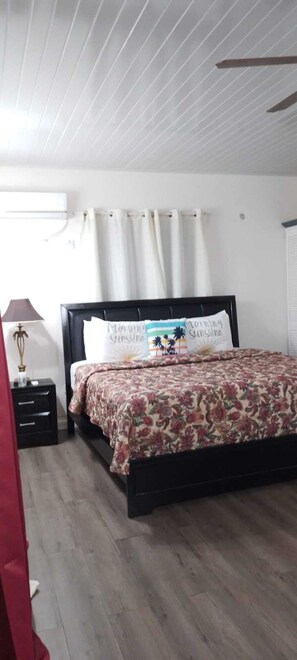 3 Schlafzimmer, Schreibtisch, Reisekinderbett, kostenloses WLAN