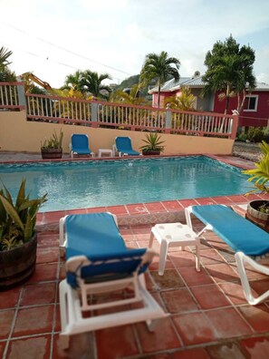 Pool - The Best of Home - Tranquil, Comfort & Convenient (Beausejour)
