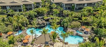 Ultimate Luxury Chef's Kitchen Soaking Tub and Private Lanai in Stunning Villa!