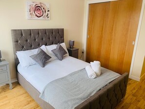 2 bedrooms, iron/ironing board, WiFi, bed sheets