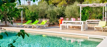 Boutique Villa with Pool and Seaview. Very close Aventura Park. AC in each room.