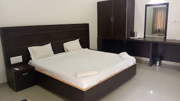 Superior Room | Premium bedding, iron/ironing board