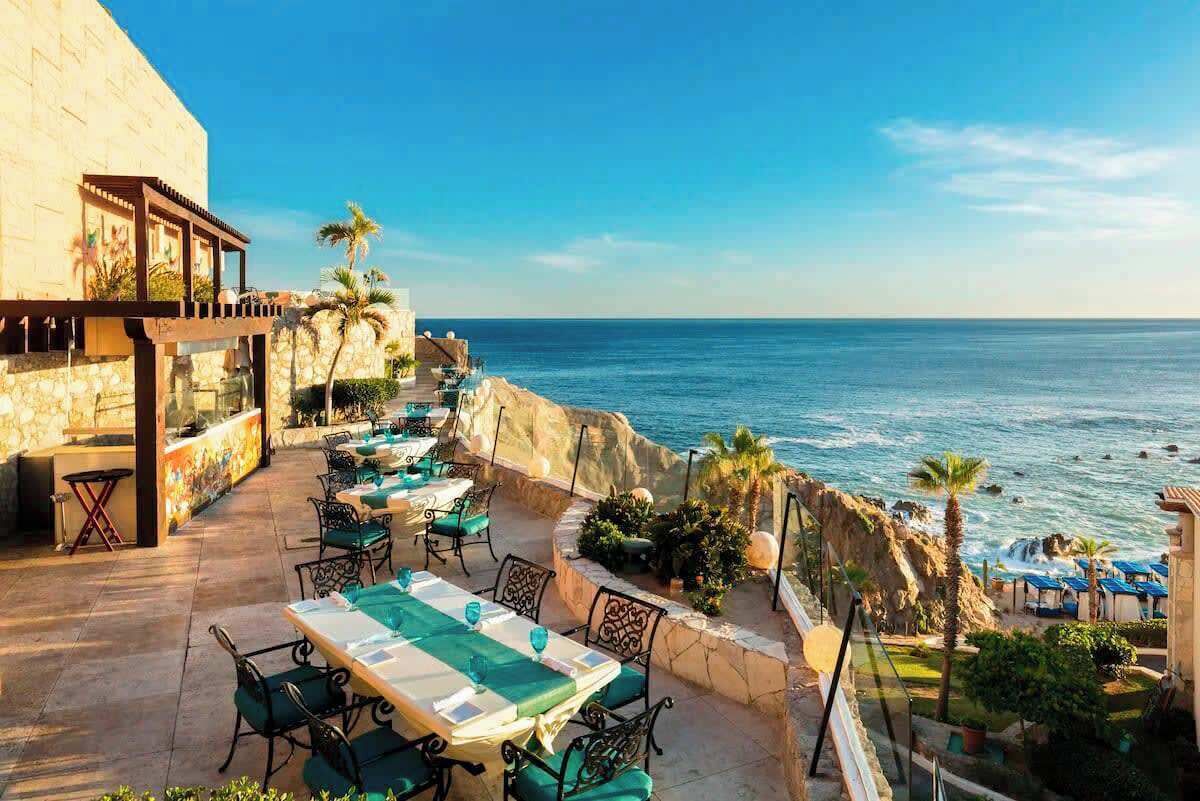 屋外ダイニングエリア