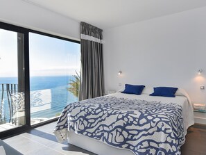 1 bedroom, iron/ironing board, internet, bed sheets - Seaside Suite 302 by VillaGranCanaria (San Agustin)