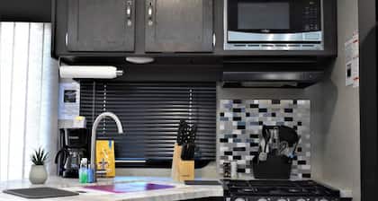 Grand Canyon RV Glamping Luxury Suite (Glamping Getaway)