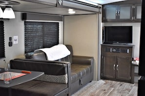 Televisión y reproductor de DVD