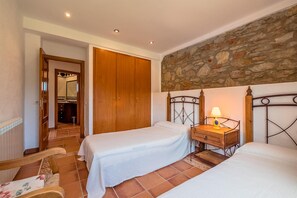 Luokittelematon kuva, 4 kautta 34, painike