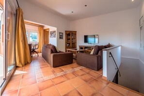 TV - House with private pool 600m from the center of Begur (Begur)