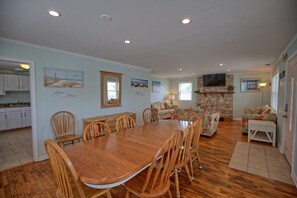 Dining - Fins Up Beach House Bayside Retreat - Downtown - Close To Beach & Boardwalk! (Ocean City)