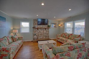 Smart TV - Fins Up Beach House Bayside Retreat - Downtown - Close To Beach & Boardwalk! (Ocean City)