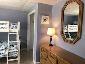 6 bedrooms, WiFi, bed sheets