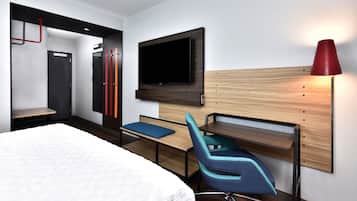 Room, 1 King Bed, Accessible (Hearing) | Desk, laptop workspace, free WiFi, bed sheets