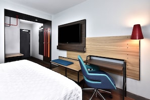 Room, 1 King Bed, Accessible (Hearing) | Desk, laptop workspace, free WiFi, bed sheets - Tru by Hilton Beckley (Beckley)