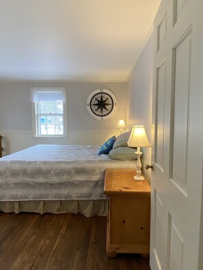 4 bedrooms, iron/ironing board, Internet - Close to Hardings Beach & Private Access to Oyster River (Chatham)